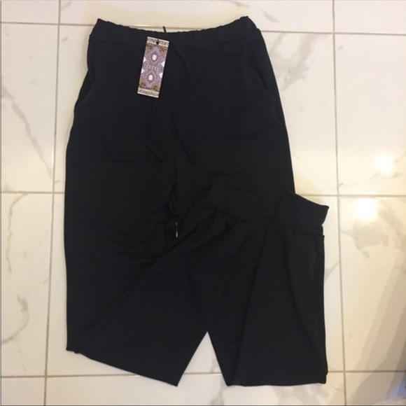 New Boohoo Black Sweatpants - Picture 3 of 5